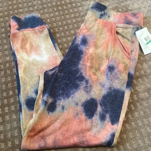 🌻 Set of Adorable lounging pants 🌻 - Picture 2 of 7